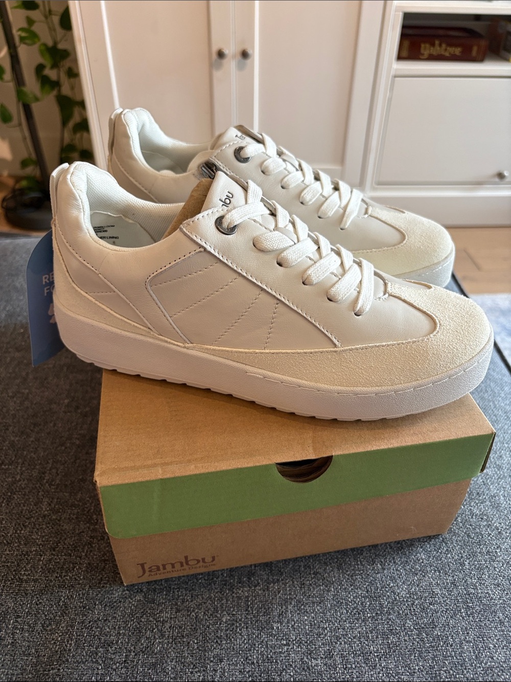 NWT Jambu women’s Sandy Off-White Low-Top Sneakers